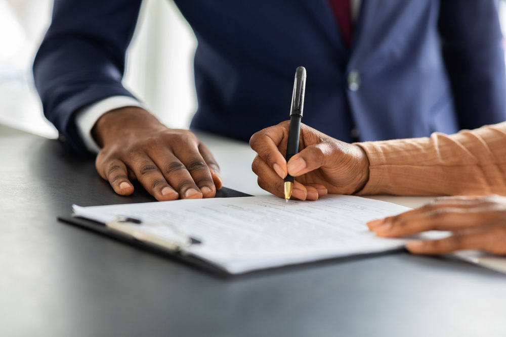 Signing an employment contract with an arbitration clause